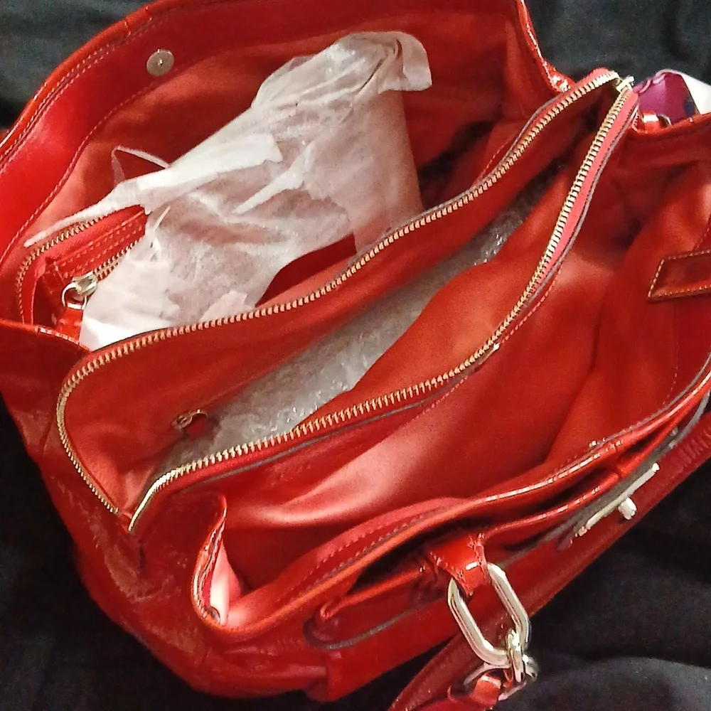 Coach “Chelsea Jayden” 18960 Patent Leather Bag  With Wristlet– Cherry Red 💋✨ - Picture 3 of 8